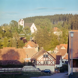 Hausen vor Wald